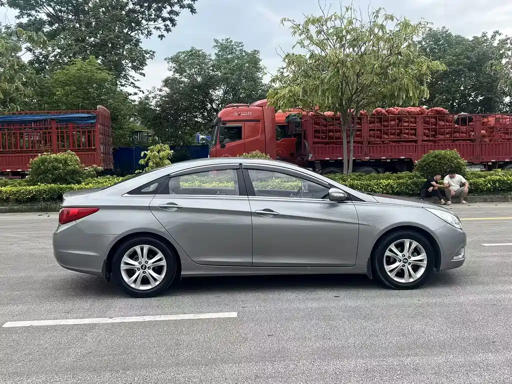 Sonata 2011 2.0L Automatic Leading Edition