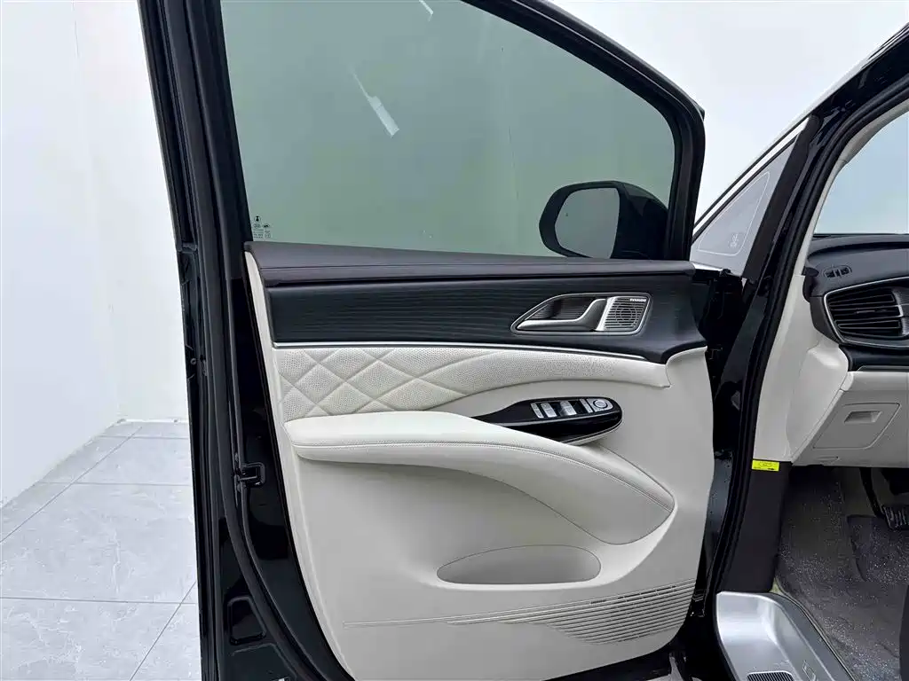Denza D9 2024 DM-i 980 AWD Zunjong Edition