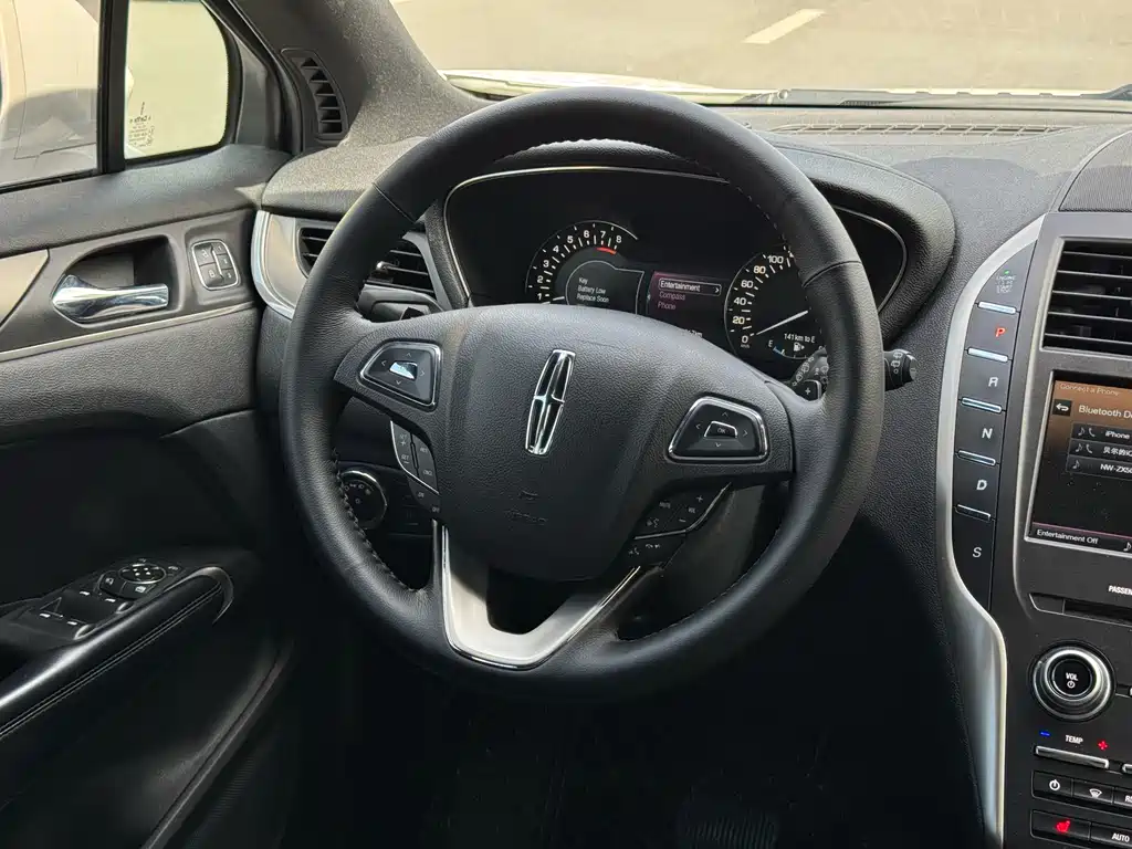 Lincoln MKC 2014 model 2.0T FWD Premium Edition