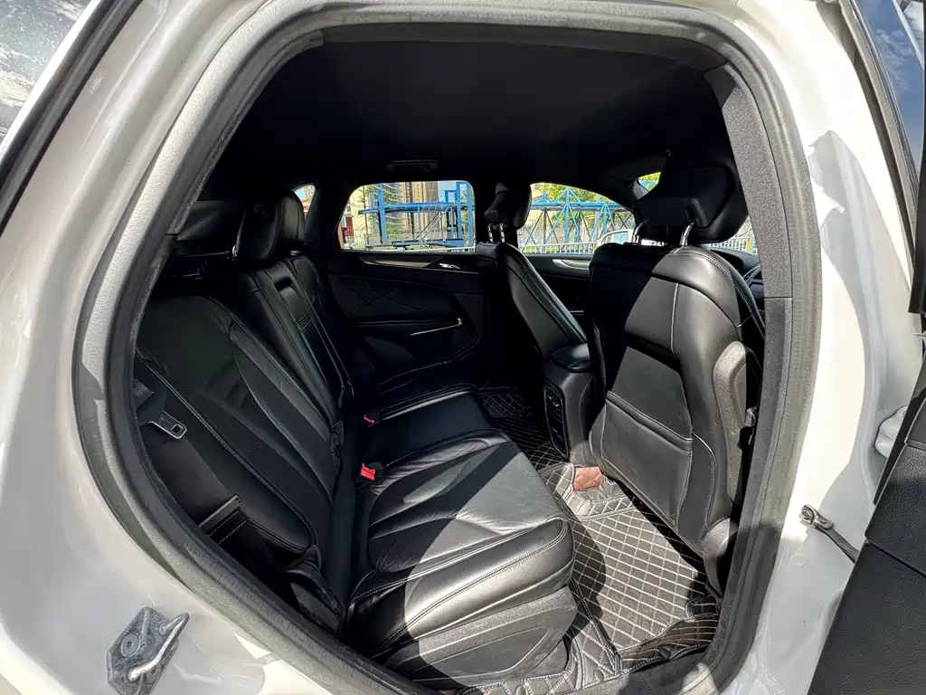 Lincoln MKC 2014 model 2.0T FWD Premium Edition