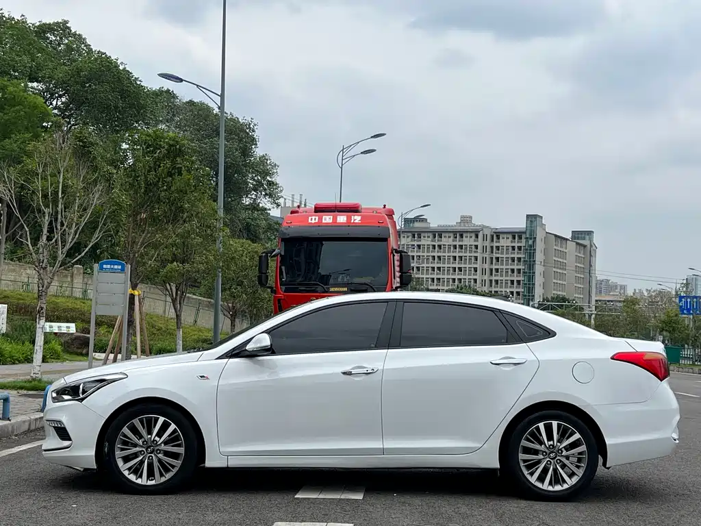 Hyundai Mistra 2017 1.6T Auto Intelligent GLS China V