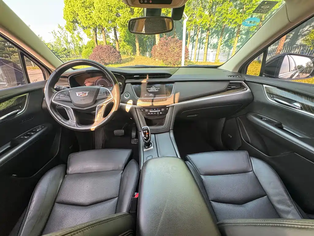 Cadillac XT5 2016 28T AWD Luxury