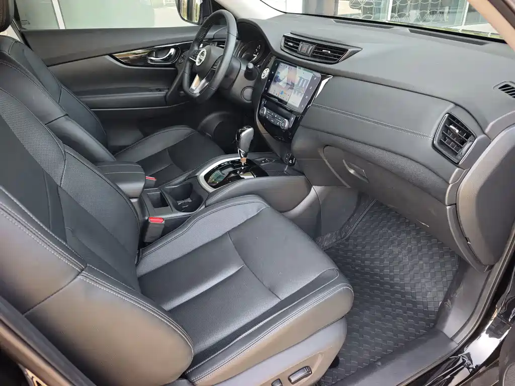 Nissan X-Trail 2023 Classic 2.0L 2WD Smart Connect Premium Edition