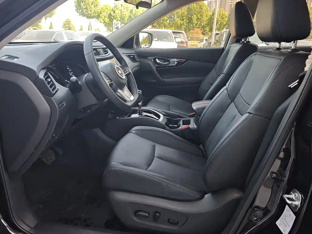 Nissan X-Trail 2023 Classic 2.0L 2WD Smart Connect Premium Edition