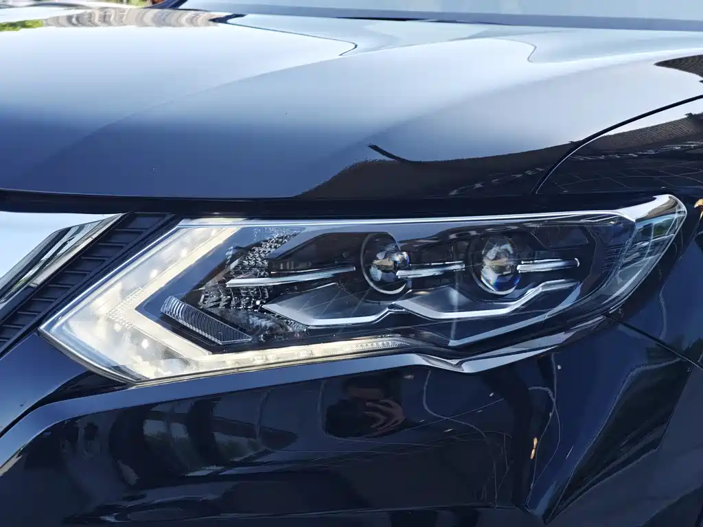 Nissan X-Trail 2023 Classic 2.0L 2WD Smart Connect Premium Edition