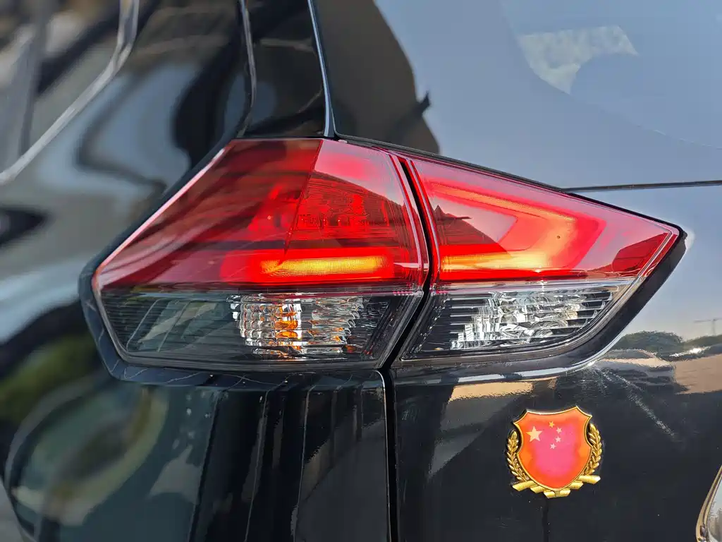 Nissan X-Trail 2023 Classic 2.0L 2WD Smart Connect Premium Edition