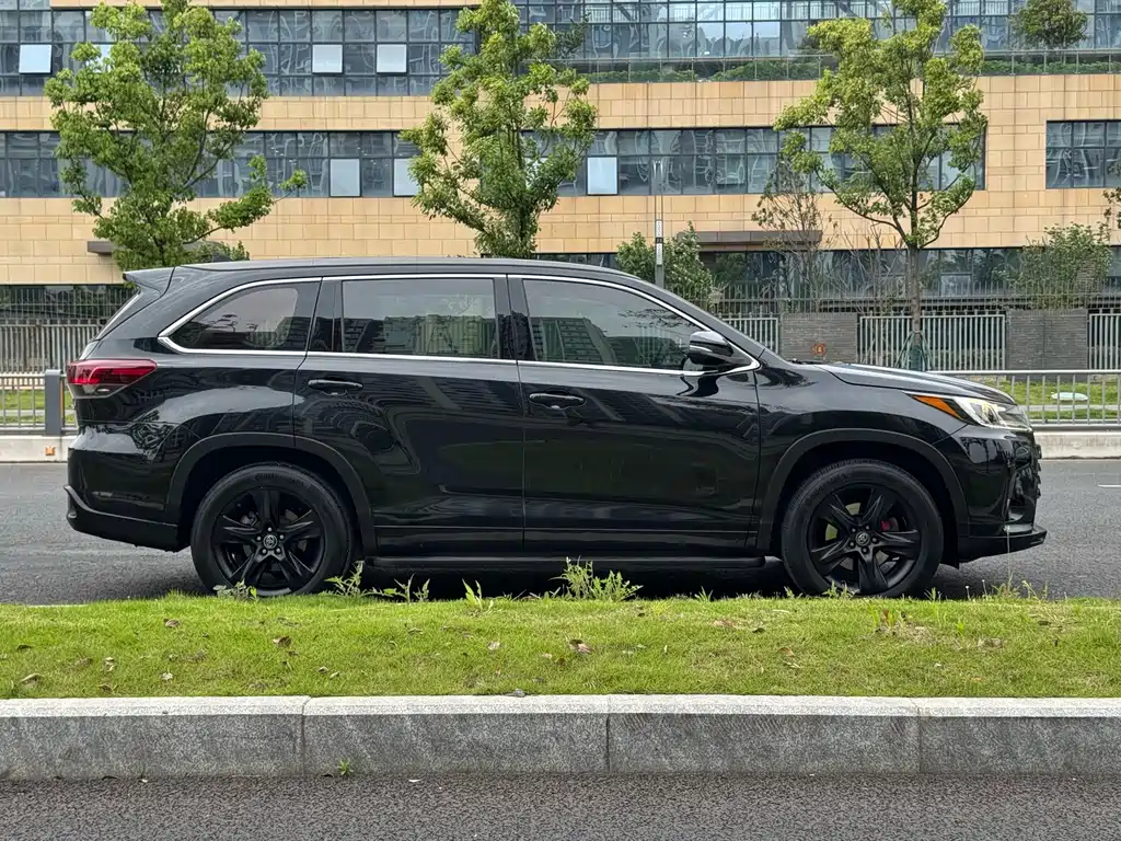 Highlander 2018 2.0T AWD Knight Edition 7-seater China VI