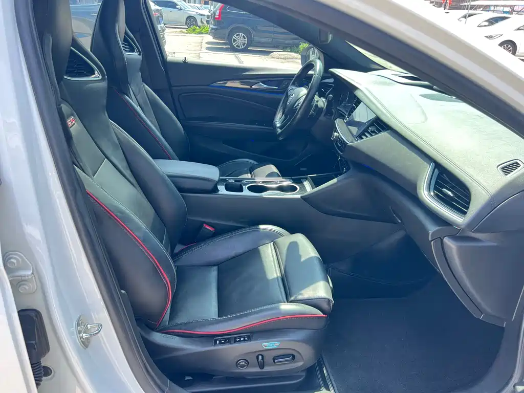 Buick Regal 2020 GS 28T Premium