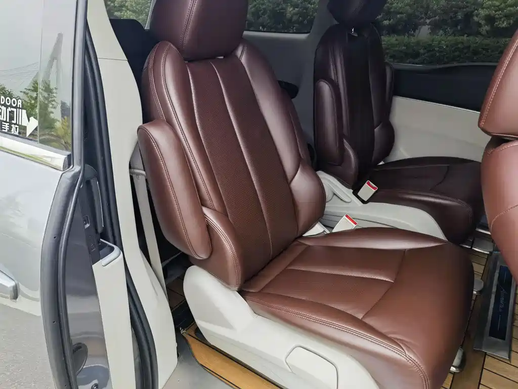 Buick GL8 2020 Land Business Class 652T Comfort