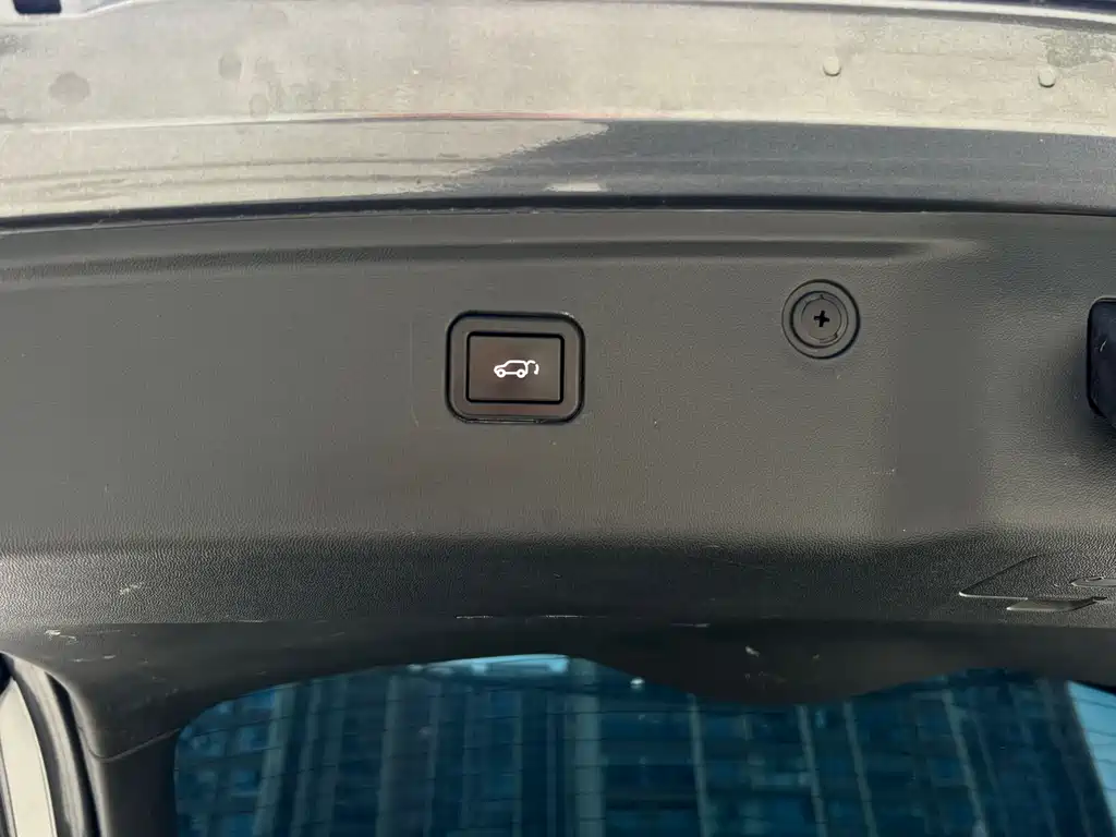Changan Oshan Z6 2022 Blue Whale 1.5T DCT Smart Navigation Edition