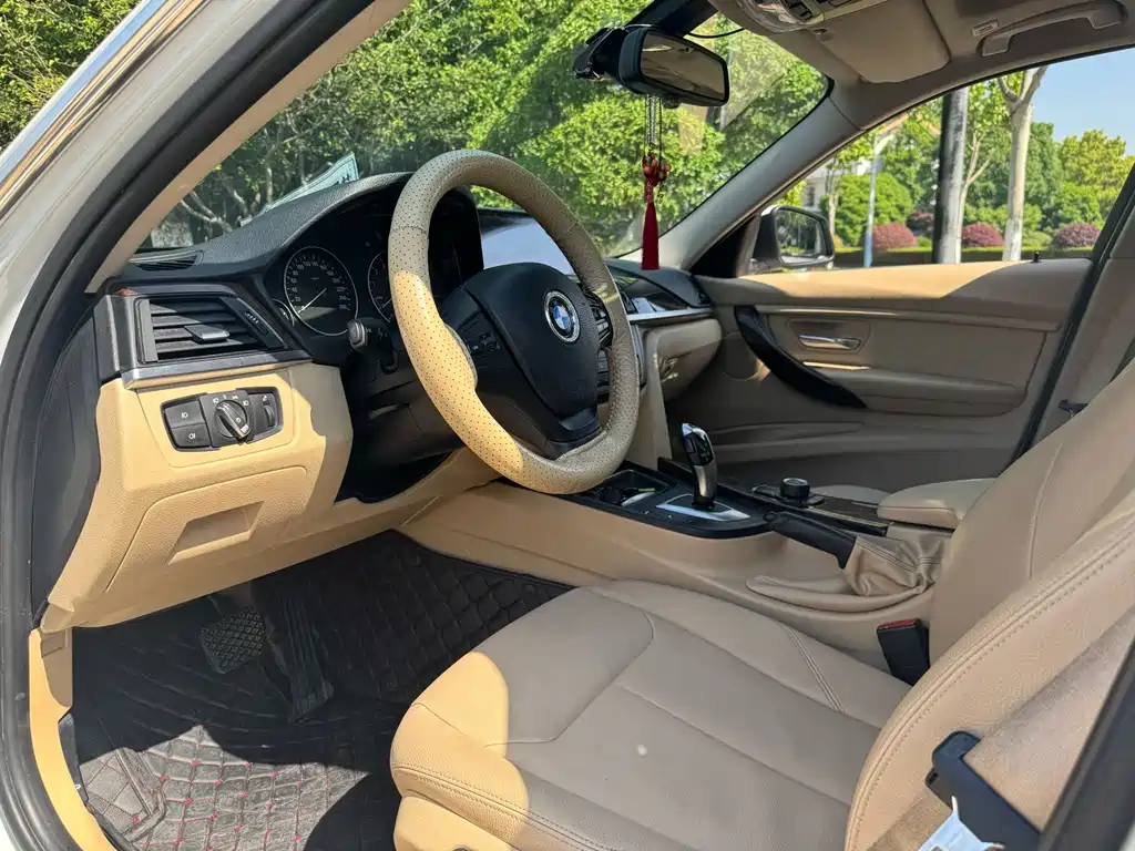 BMW 3 Series 2013 320Li Fashion Edition