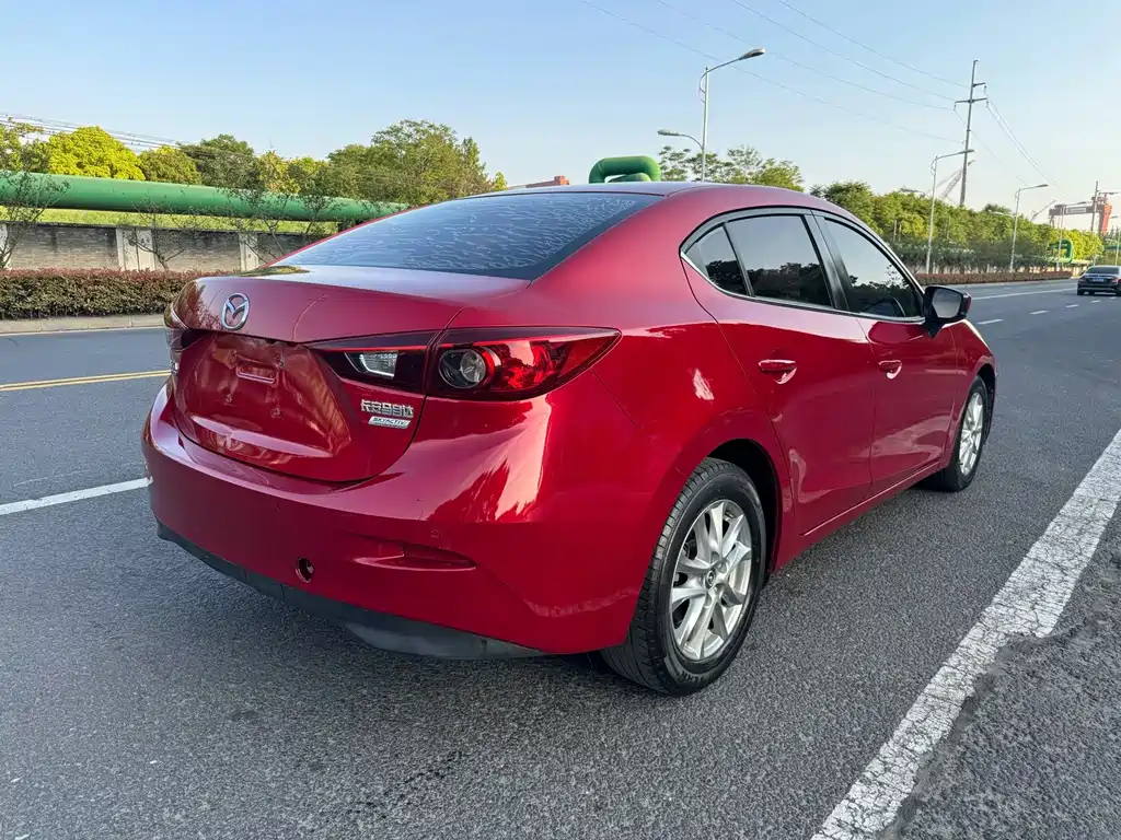 Mazda 3 Axela 2017 Sedan 1.5L Automatic Comfort Edition China V