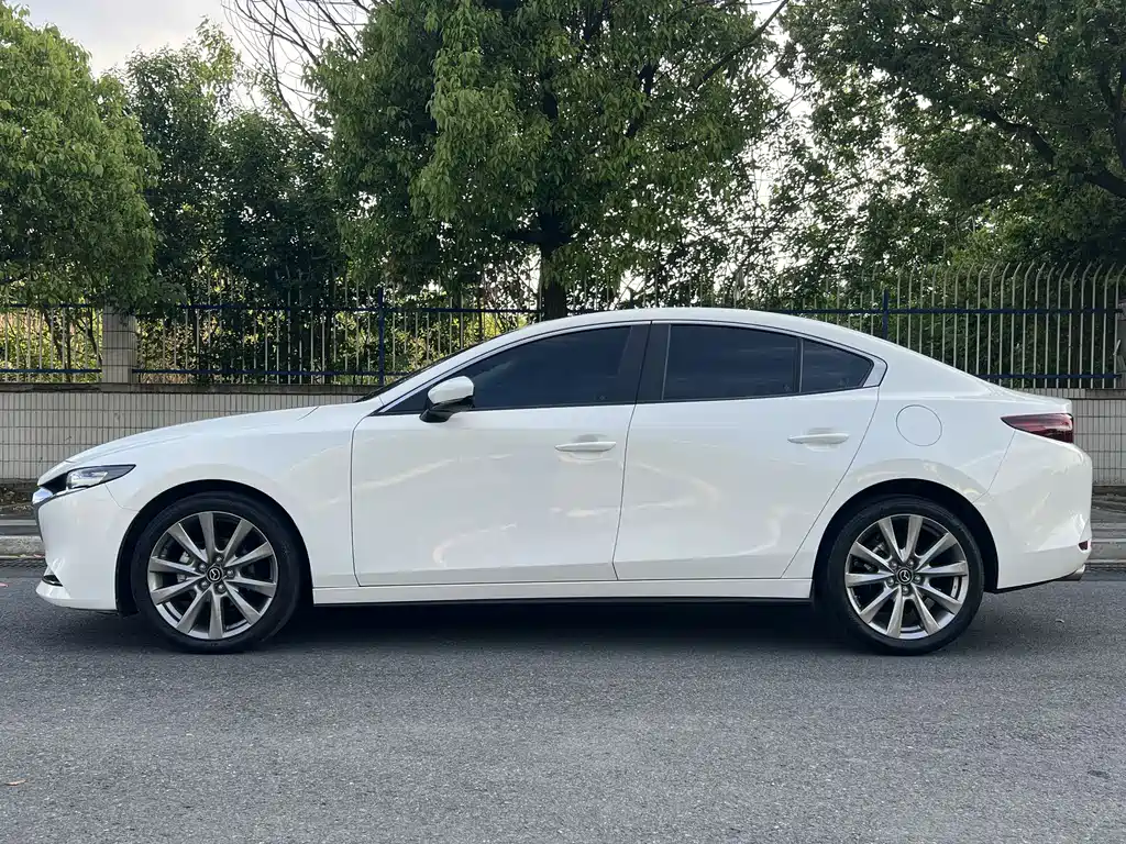 Mazda 3 Axela 2021 2.0L Automatic Zhiya Edition