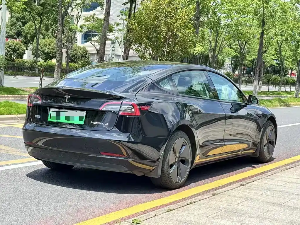 Model 3 2022 Rear-Wheel Drive
