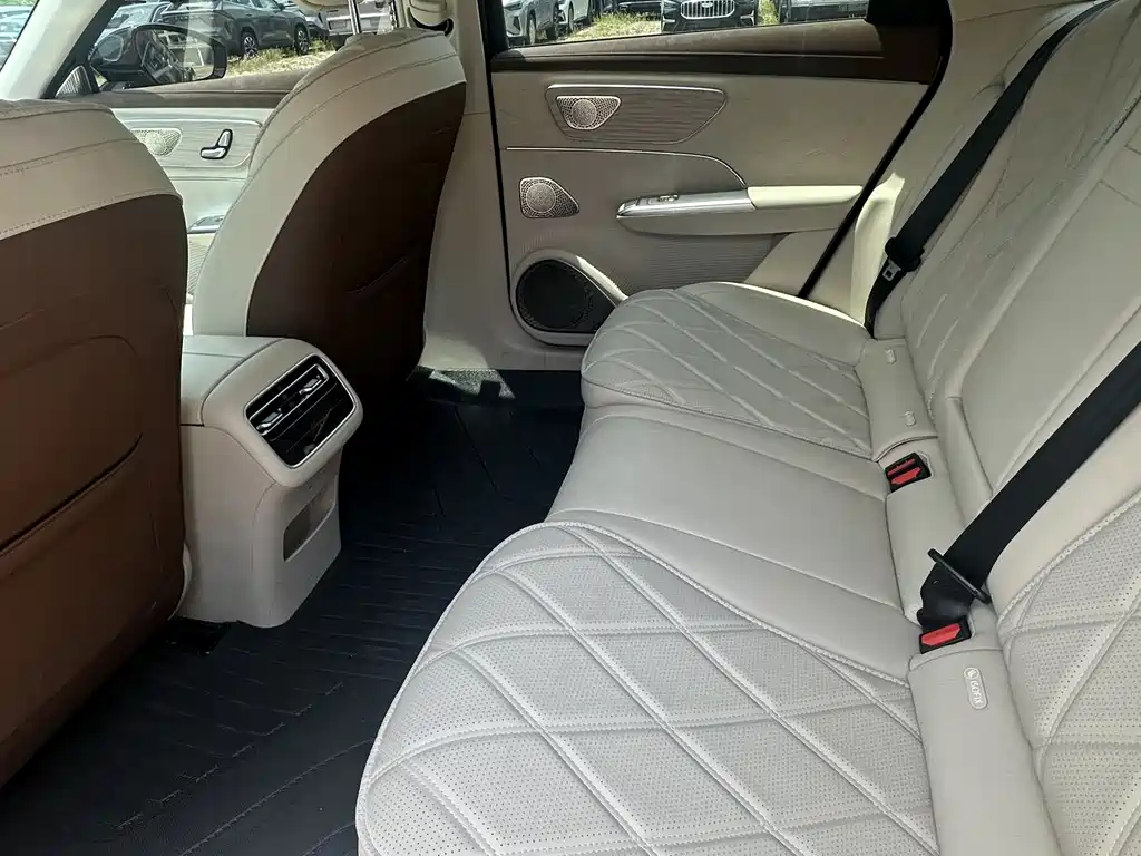 Fulwin A9L 2025 260 Long Range Luxury Edition