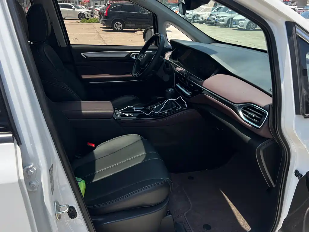 GAC Trumpchi M6 2023 PRO 270T DCT Luxury