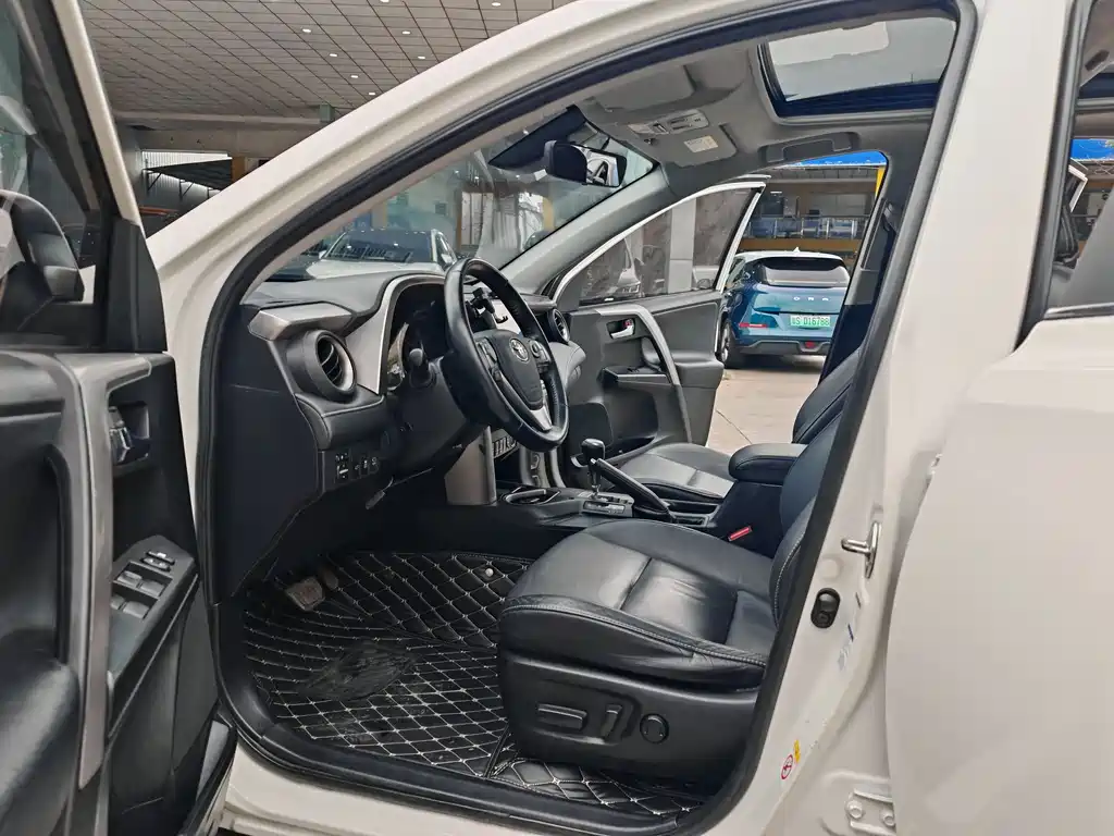 2016 Toyota RAV4 2.5L Automatic AWD Premium