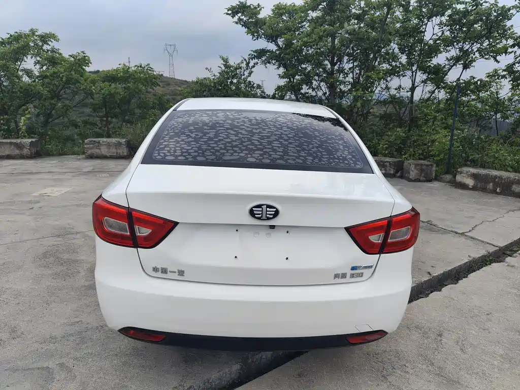 Bestune B30EV 2019 EV400