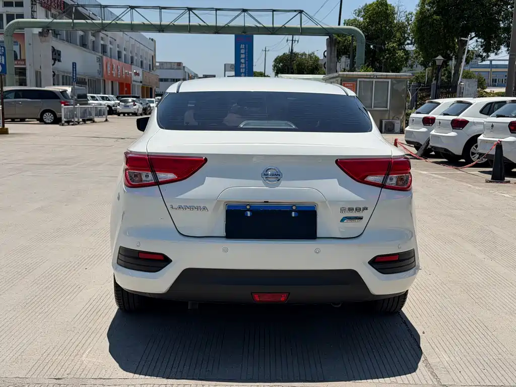 Nissan Bluebird 2016 1.6L CVT Zhiku Edition