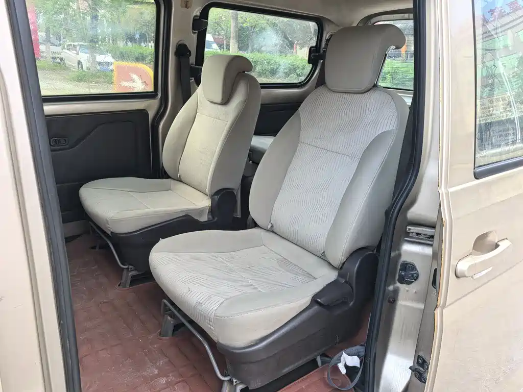 Wuling Rongguang V 2016 1.5L Standard Edition