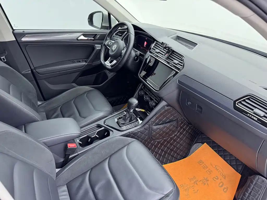 Volkswagen Tiguan L 2021 330TSI Automatic FWD R-Line Yuexiang Edition