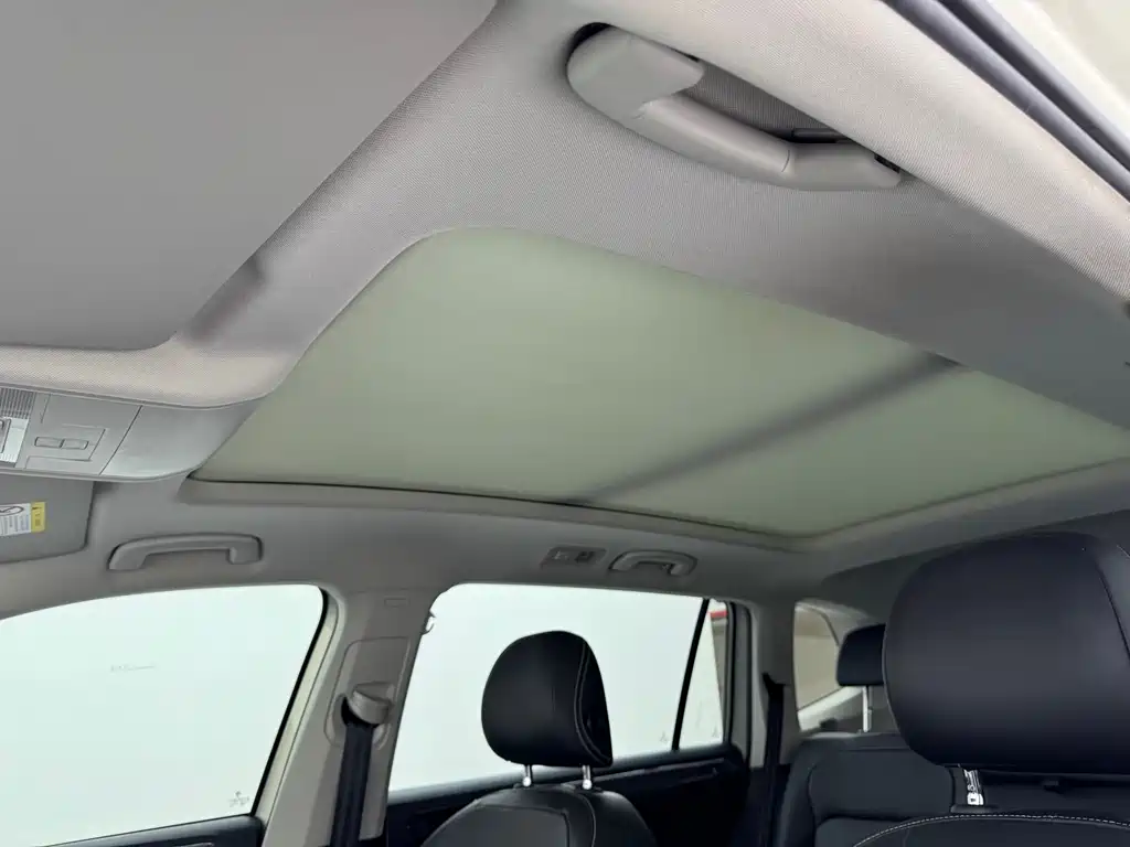 Volkswagen Tiguan L 2021 330TSI Automatic FWD R-Line Yuexiang Edition