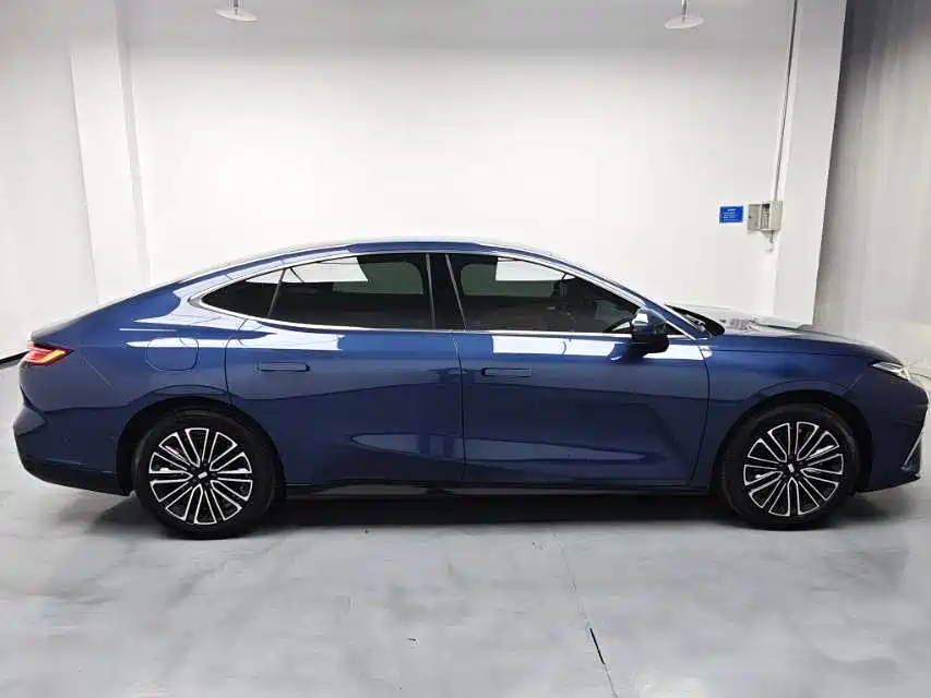 Geely Galaxy Xingyao 8 2025 130km EM-i Prestige Edition