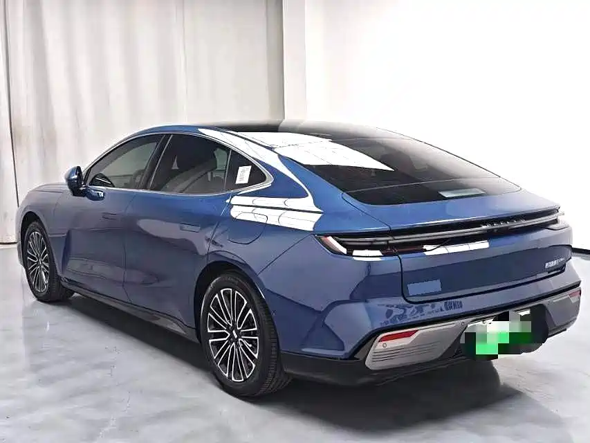 Geely Galaxy Xingyao 8 2025 130km EM-i Prestige Edition