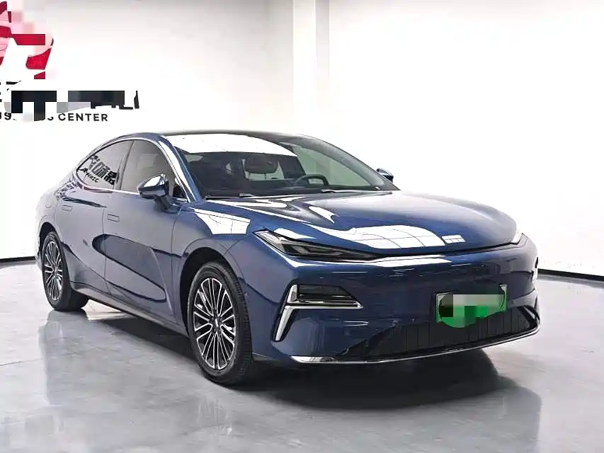Geely Galaxy Xingyao 8 2025 130km EM-i Prestige Edition