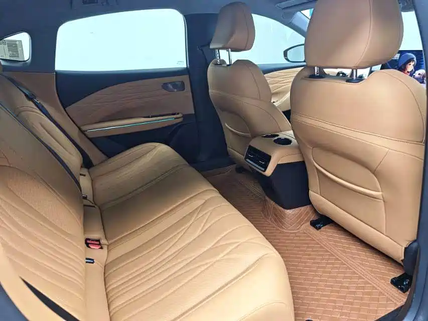Geely Galaxy Xingyao 8 2025 130km EM-i Prestige Edition