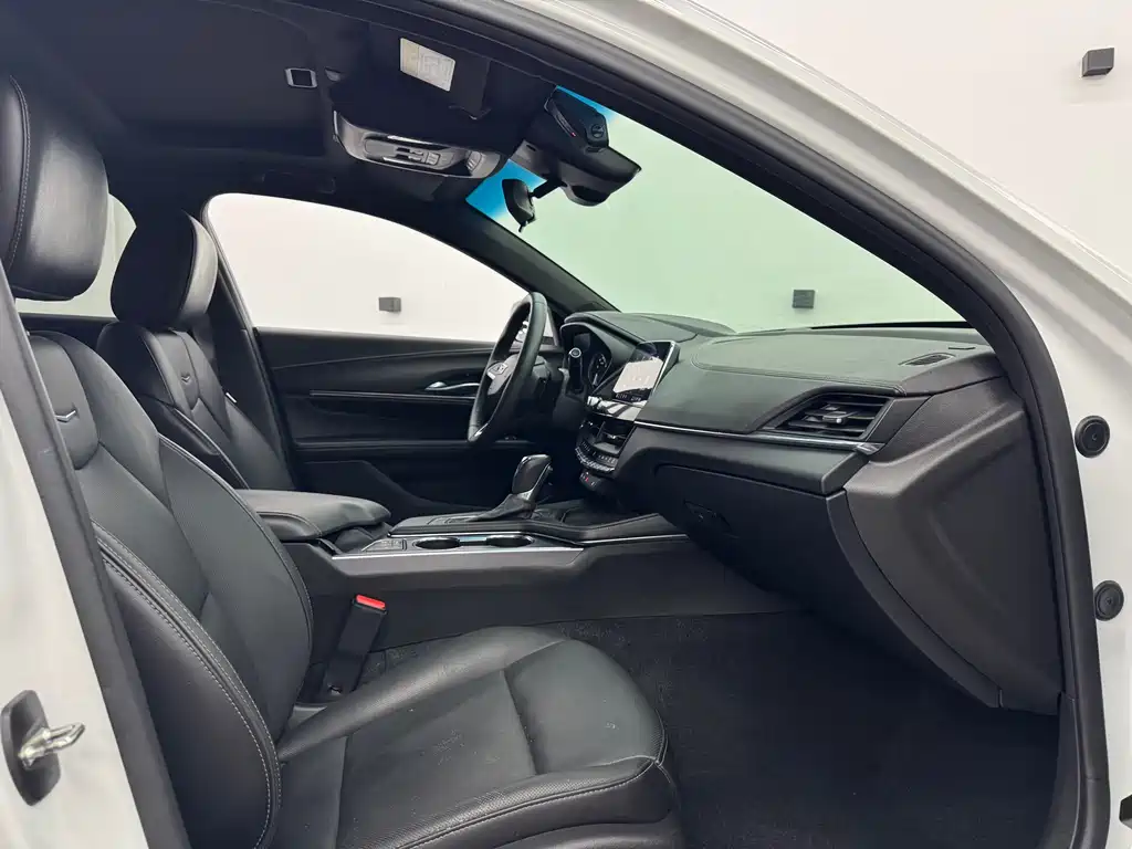 Cadillac CT4 2022 28T Luxury