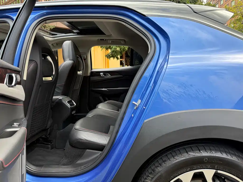 Lynk & Co 02 2018 2.0T DCT AWD Jin Pro Edition China V