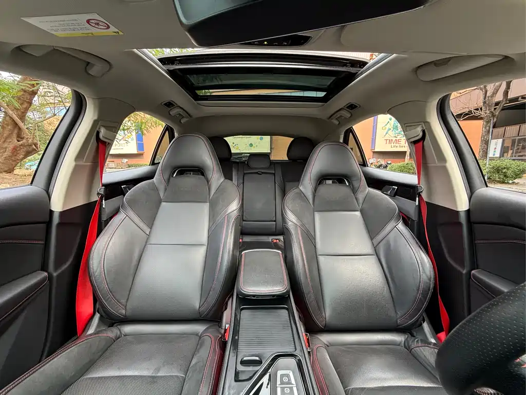 Lynk & Co 02 2018 2.0T DCT AWD Jin Pro Edition China V