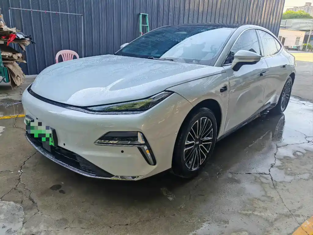 Galaxy Xingyao 8 2025 130km EM-i Prestige Edition