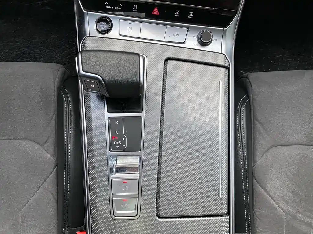 Audi A6L 2024 45 TFSI臻选动感型