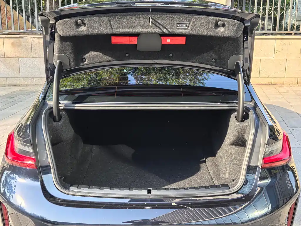 BMW 3 Series 2025 325Li M Sport Package