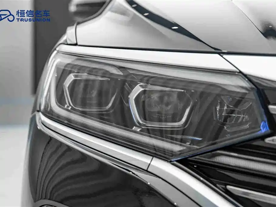 Volkswagen Passat 2022 330TSI Luxury Edition