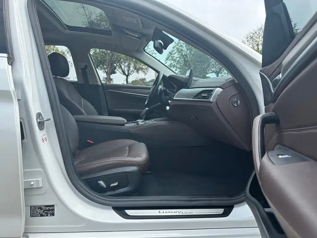 BMW 5 Series 2021 530Li Leading Edition Luxury Package - фото 9