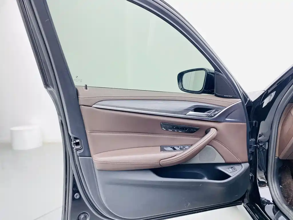 BMW 5 Series 2023 530Li Leading Edition M Sport Package