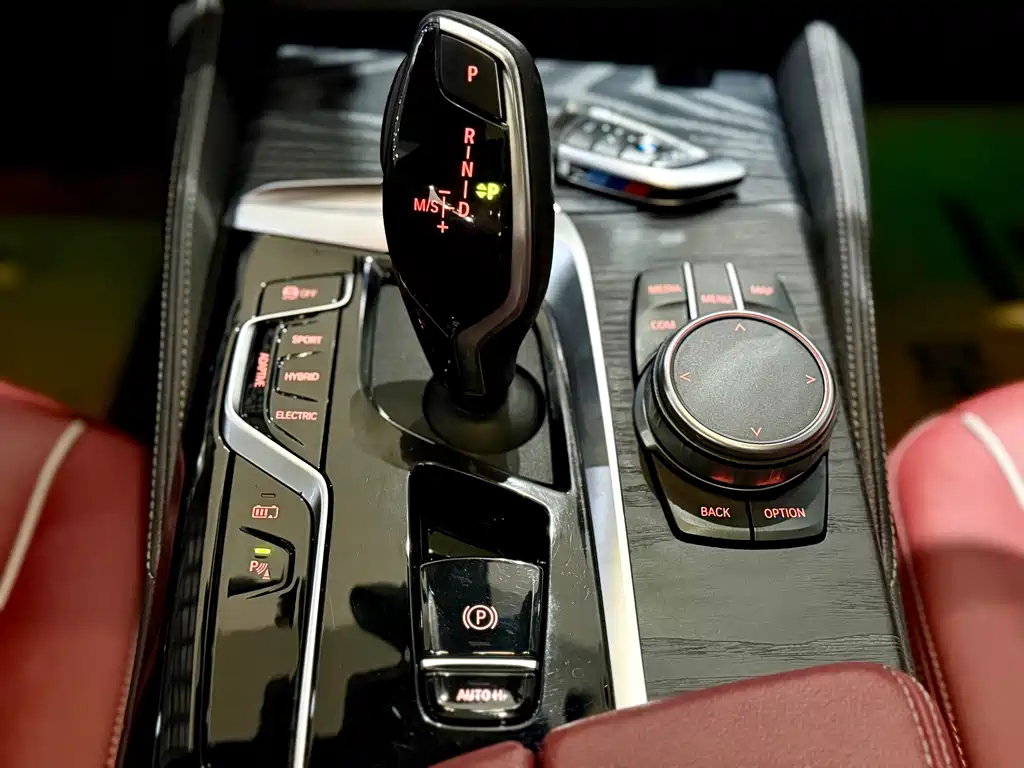 BMW 5 Series Plug-in Hybrid 2021 535Le M Sport Package - фото 7