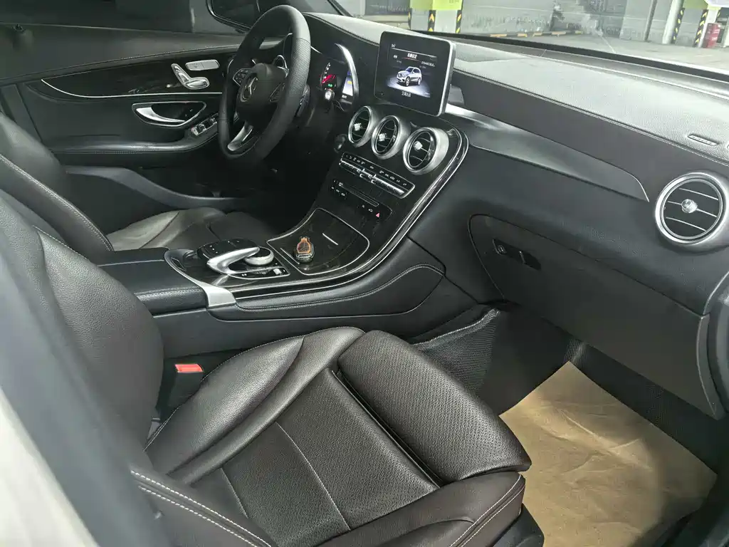 Mercedes-Benz GLC 2016 GLC 260 4MATIC Luxury