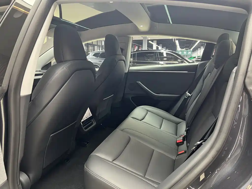 Tesla Model 3 2025 RWD