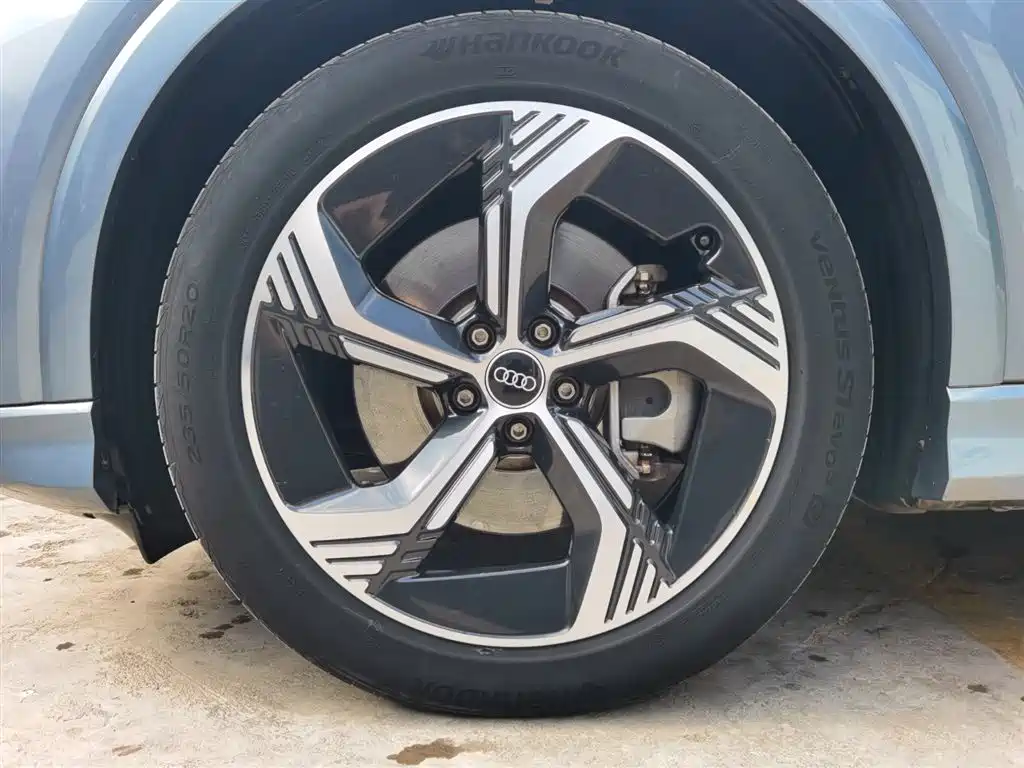 Audi Q4 e-tron 2023 50 e-tron quattro