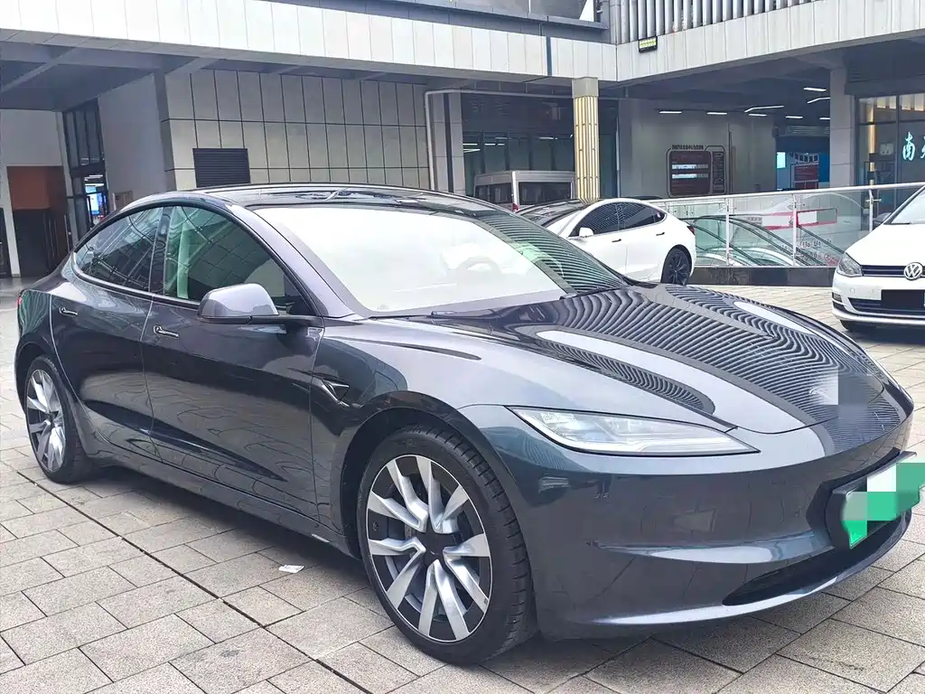 Model 3 2025 Rear-Wheel Drive