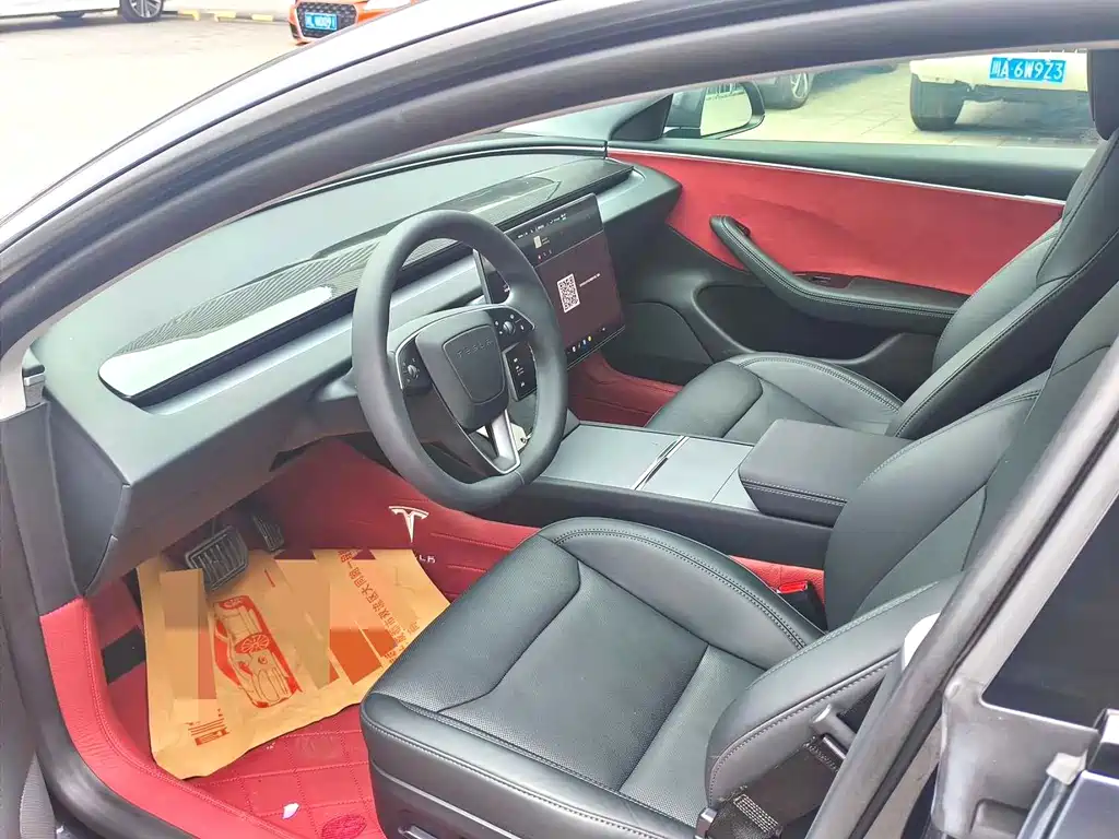 Model 3 2025 Rear-Wheel Drive
