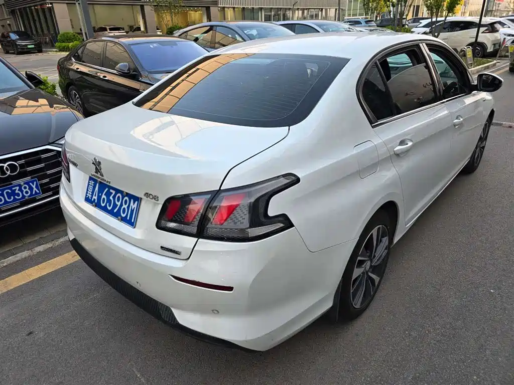 Peugeot 408