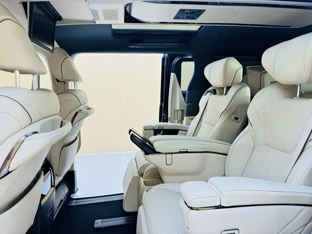 Toyota Vellfire 2024 Crown Hybrid 2.5L Supreme Executive Edition