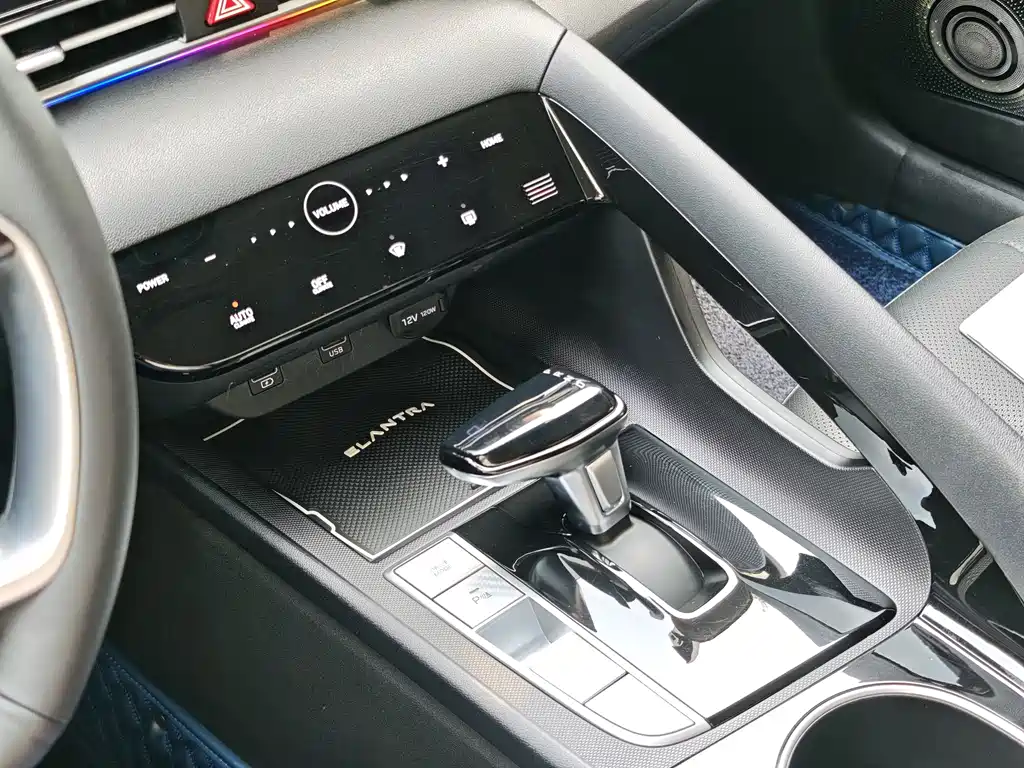 伊兰特 2022款 1.5L CVT LUX尊贵版