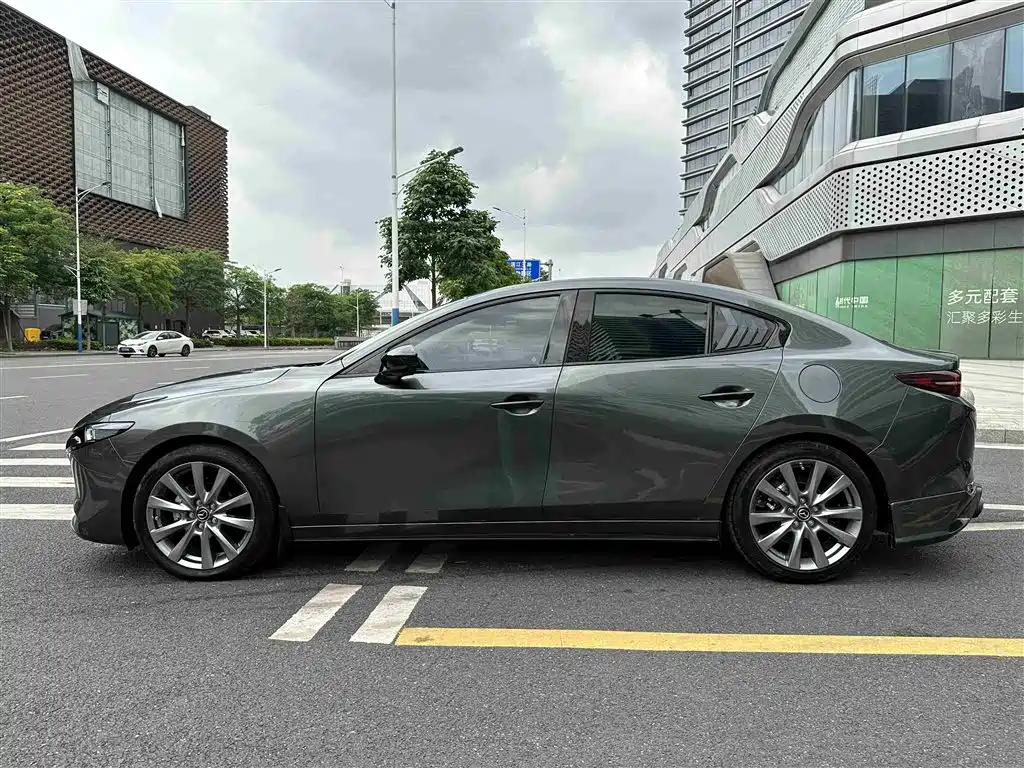 Mazda 3 Axela 2021 2.0L Automatic Zhiya Edition
