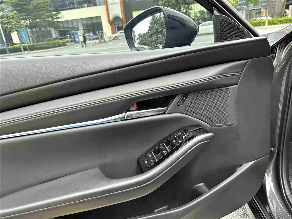 Mazda 3 Axela 2021 2.0L Automatic Zhiya Edition